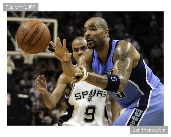 布泽尔内线强攻改变防守布局，成爵士战术支点