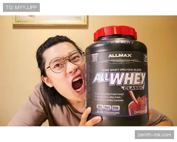 阿尔瓦雷斯家冰箱里塞满蛋白粉，连饮料都是无糖的