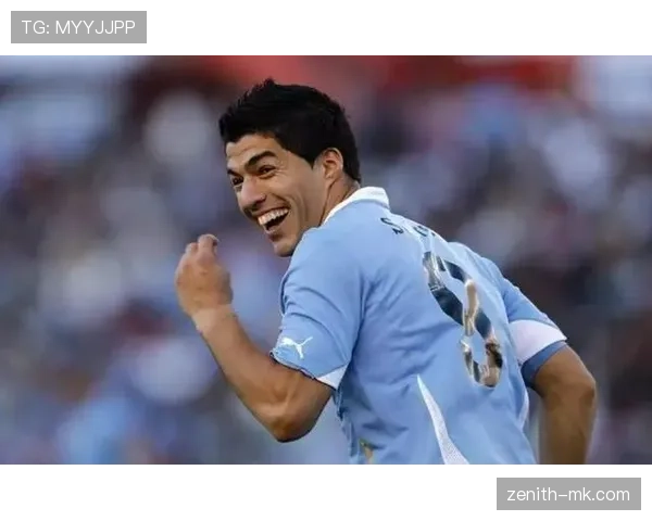 苏亚雷斯训练完偷偷吃炸鸡被拍，这自律人设真绷不住了？